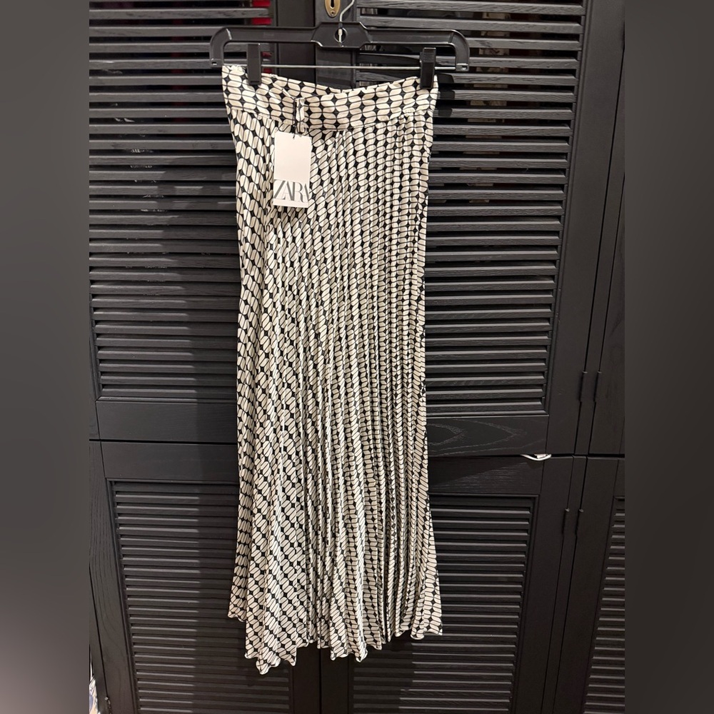Black & White Zara Maxi Skirt NWT - Picture 2 of 7